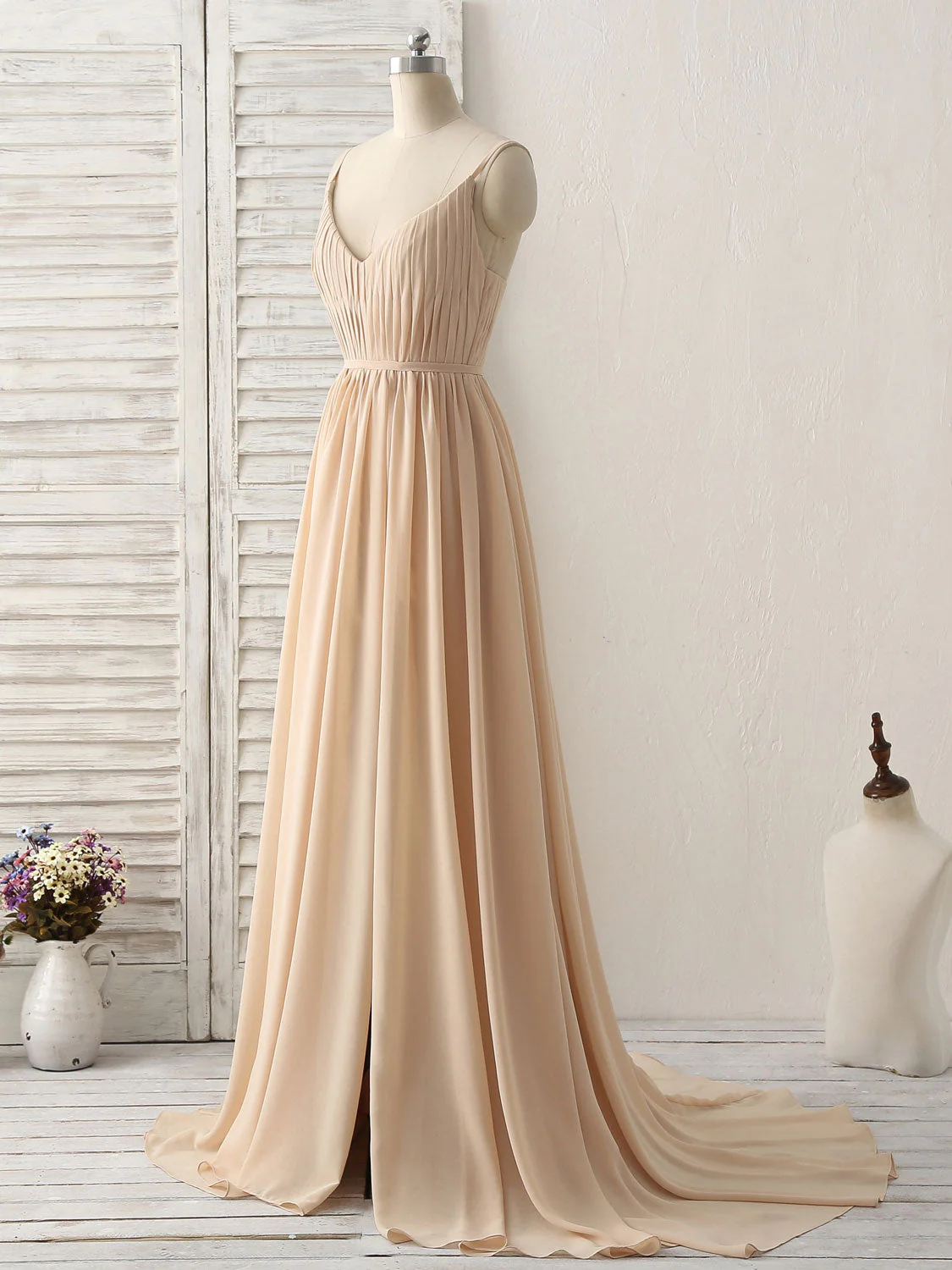 Simple Champagne V-Neck Chiffon Bridesmaid Dress: Elegant Long Prom Gown - Afbeelding 3
