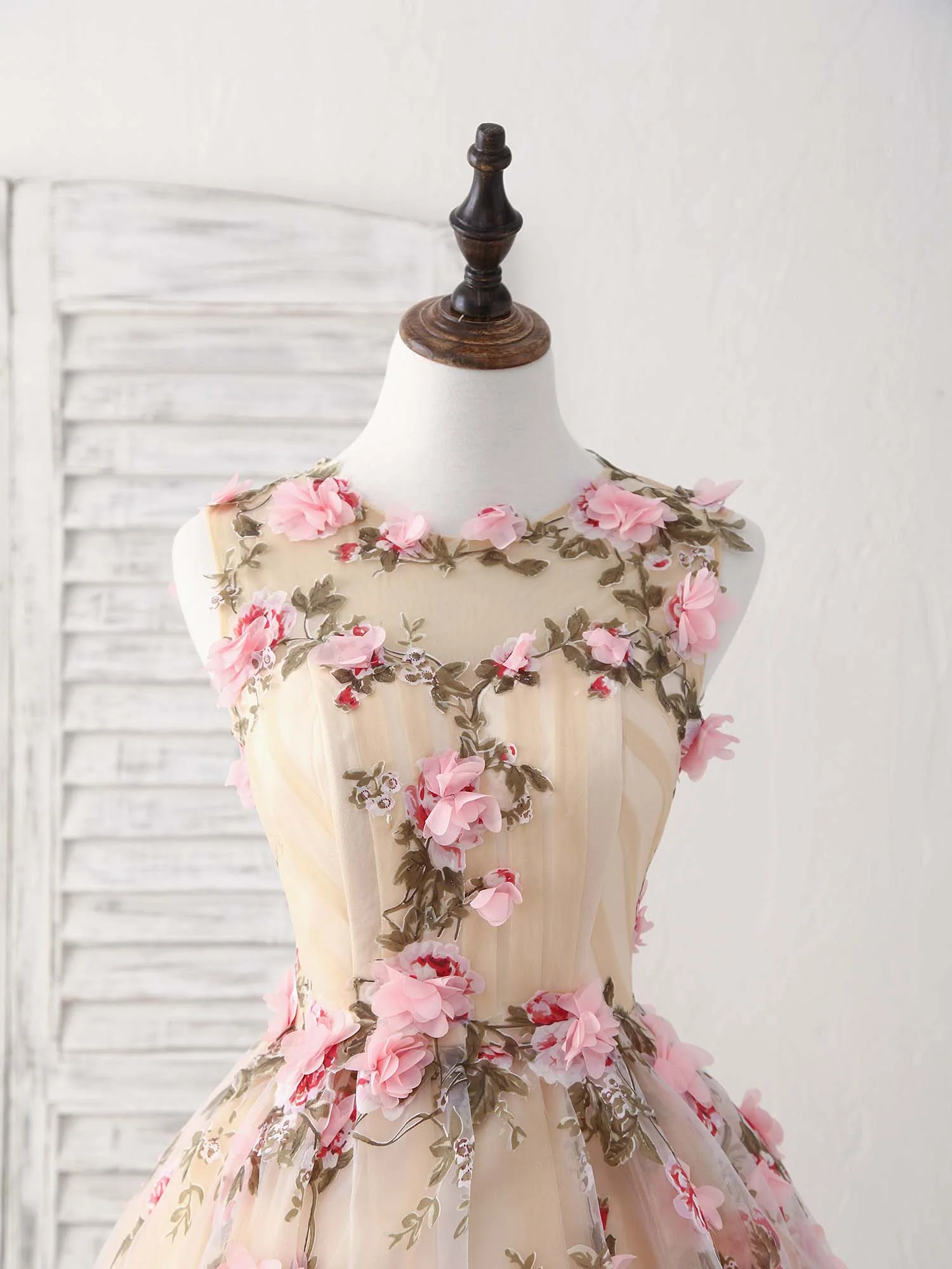 Unique Champagne 3D Applique Short Prom Dress Cute Homecoming Dress - Afbeelding 5