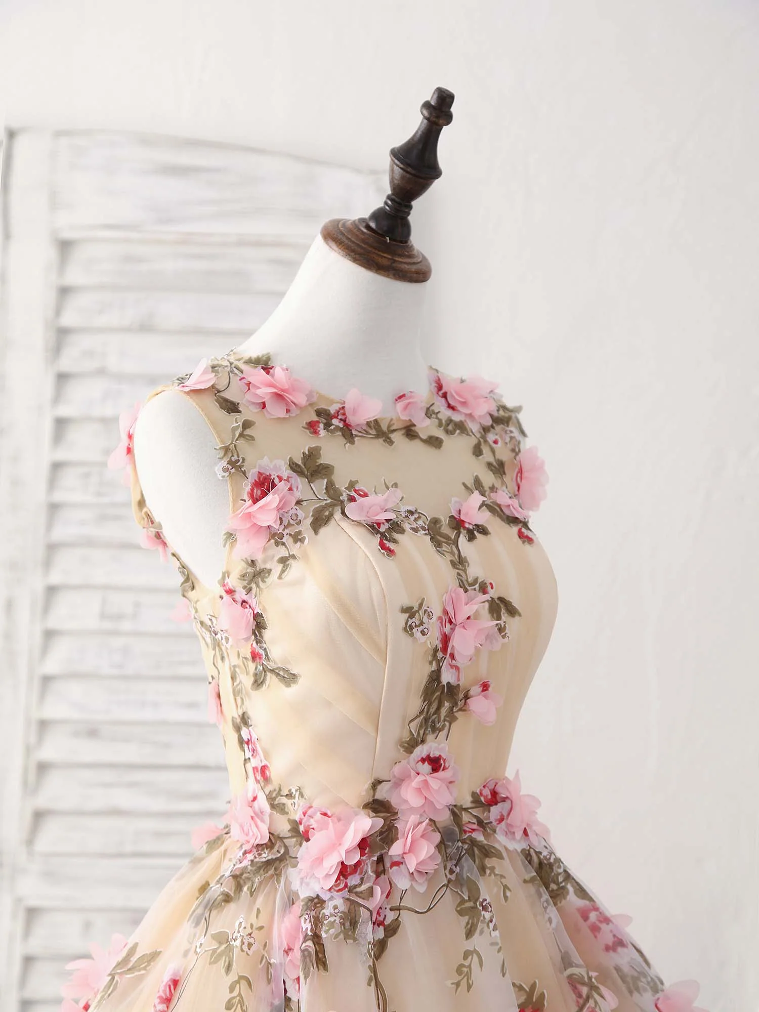 Unique Champagne 3D Applique Short Prom Dress Cute Homecoming Dress - Afbeelding 6