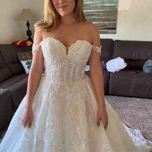 Elegant Off-Shoulder A-Line Lace Wedding Dress with Beaded Appliques
