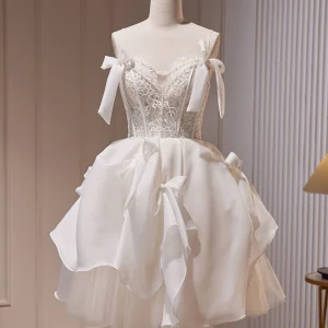 Doorzichtige kanten top witte korte homecoming-jurk