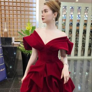 Bourgondische satijnen A-lijn off-shoulder homecoming gala cocktailjurk mouwloos