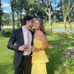 Gele strapless A-lijn chiffon lange galajurk elegante