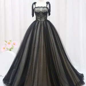 Zwarte brede bandjes baljurk galajurk Sweet 16 jurk