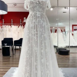 Sleeveless Off-Shoulder A-Line Wedding Dress Ruffles Tulle Lace Appliques Bridal Gown