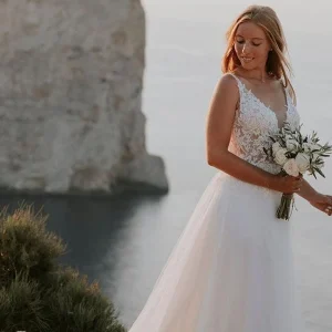 Elegant Boho A-Line V-Neck Lace Tulle Wedding Gown for Modest Brides