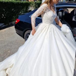 Elegant White A-Line V-Neck Lace Wedding Gown with Long Sleeves