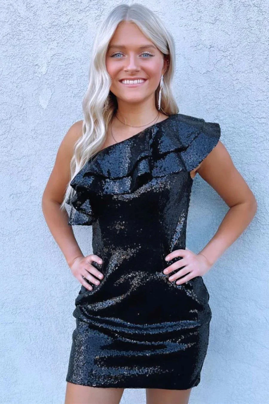 Zwarte homecoming-jurk met één schouder en pailletten voor junioren