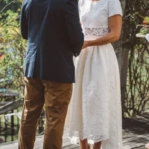 Boheemse korte mouwen kanten tweedelige hi-lo crop top trouwjurk