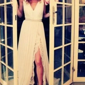 Zomer Boheemse strandjurk met zijsplit van chiffon