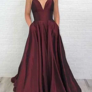 Bordeauxrode backless afstudeergalajurk met zakken