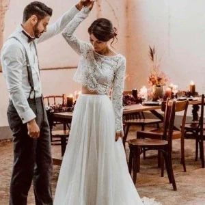 Casual stijl kanten crop top met lange mouwen, boho tweedelige trouwjurken