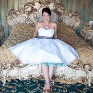 Eenvoudige strapless Sweerheart Vintage korte trouwjurk