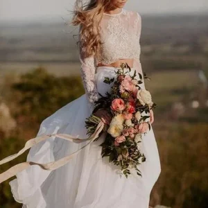 Zwierige zomer casual tweedelige trouwjurk met lange mouwen en kanten top en chiffon rok