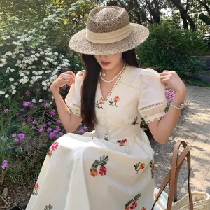 Flora Franse V-hals zomer theelengte swingjurk