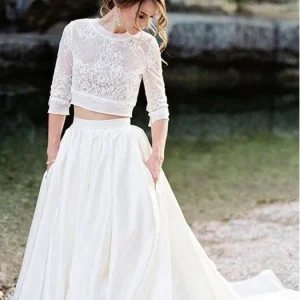 Tweedelige trouwjurk met lange mouwen, hoge hals en kant, crop-top trouwjurk