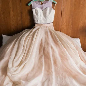 Moderne open rug tweedelige Boho ronde hals trouwjurk