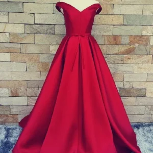 Rode baljurk off-shoulder lange galajurk formele jurk