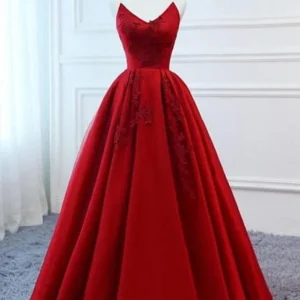 Rode gezwollen galajurk Kant Sweet 16e baljurk voor gala