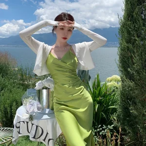 Semi-formele bosgroene onderjurk met split