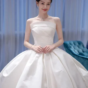 Eenvoudige baljurk zijden taft trouwjurk