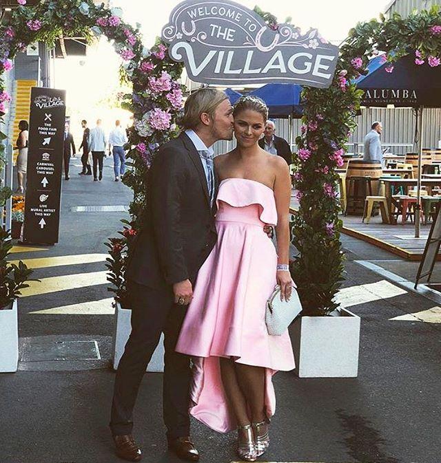 Trending roze strapless hi-lo bruidsmeisjesjurken met chique strik op de rug,GDC1002 - Afbeelding 4