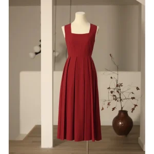 Vintage bordeauxrode jaren '50 jurk met vierkante hals