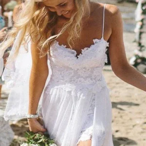 Kanten top spaghettibandje chiffon witte strand trouwjurk