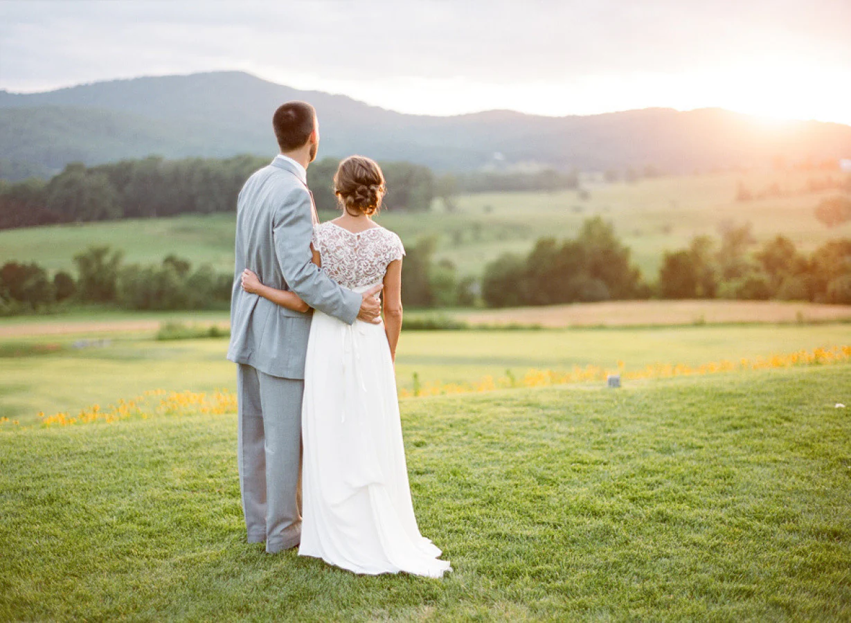 Elegante rustieke kapmouwtjes kanten top tuin trouwjurk - Afbeelding 3