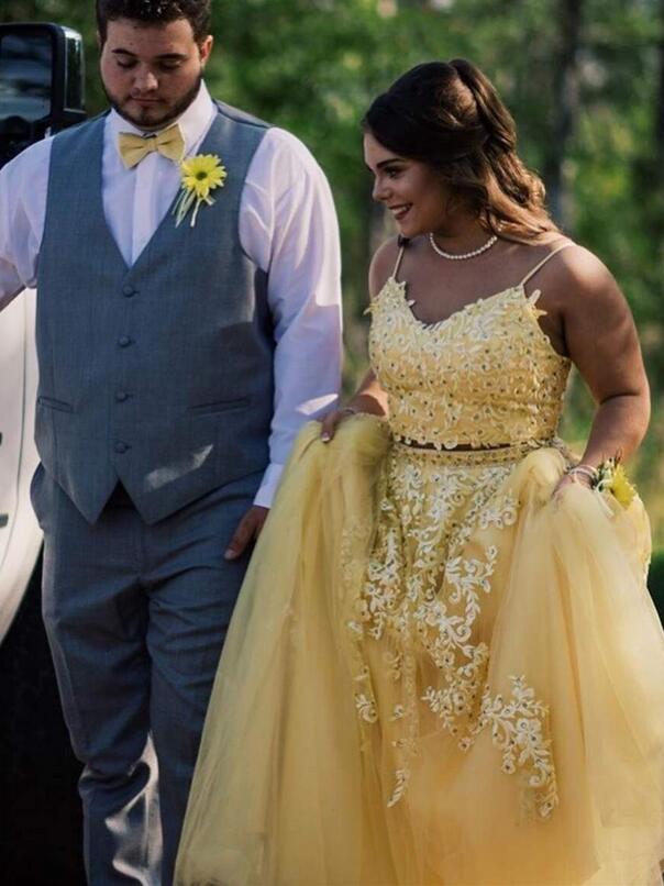 Yellow Spaghetti Strap V-Neck Lace Two Piece Long Prom Dress - Afbeelding 3