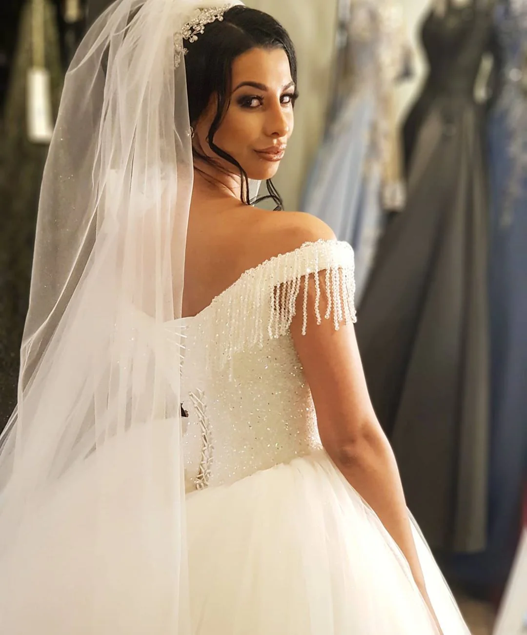 Exquisite Off-the-Shoulder Beaded Tassel Tulle Princess Wedding Dress for Brides - Afbeelding 3