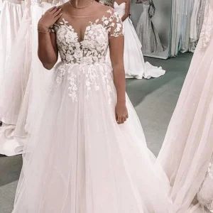 Bateau Short Sleeve A-Line Wedding Dress with Appliques Lace and Tulle