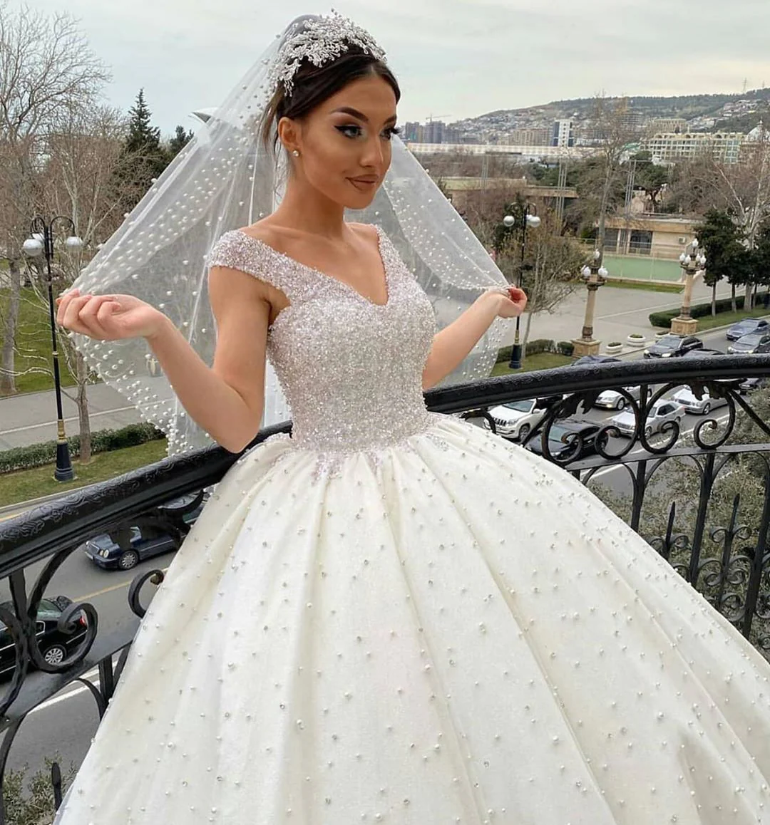 Sweetheart Off-the-Shoulder Backless Ball Gown Wedding Dress with Pearl Details - Afbeelding 5