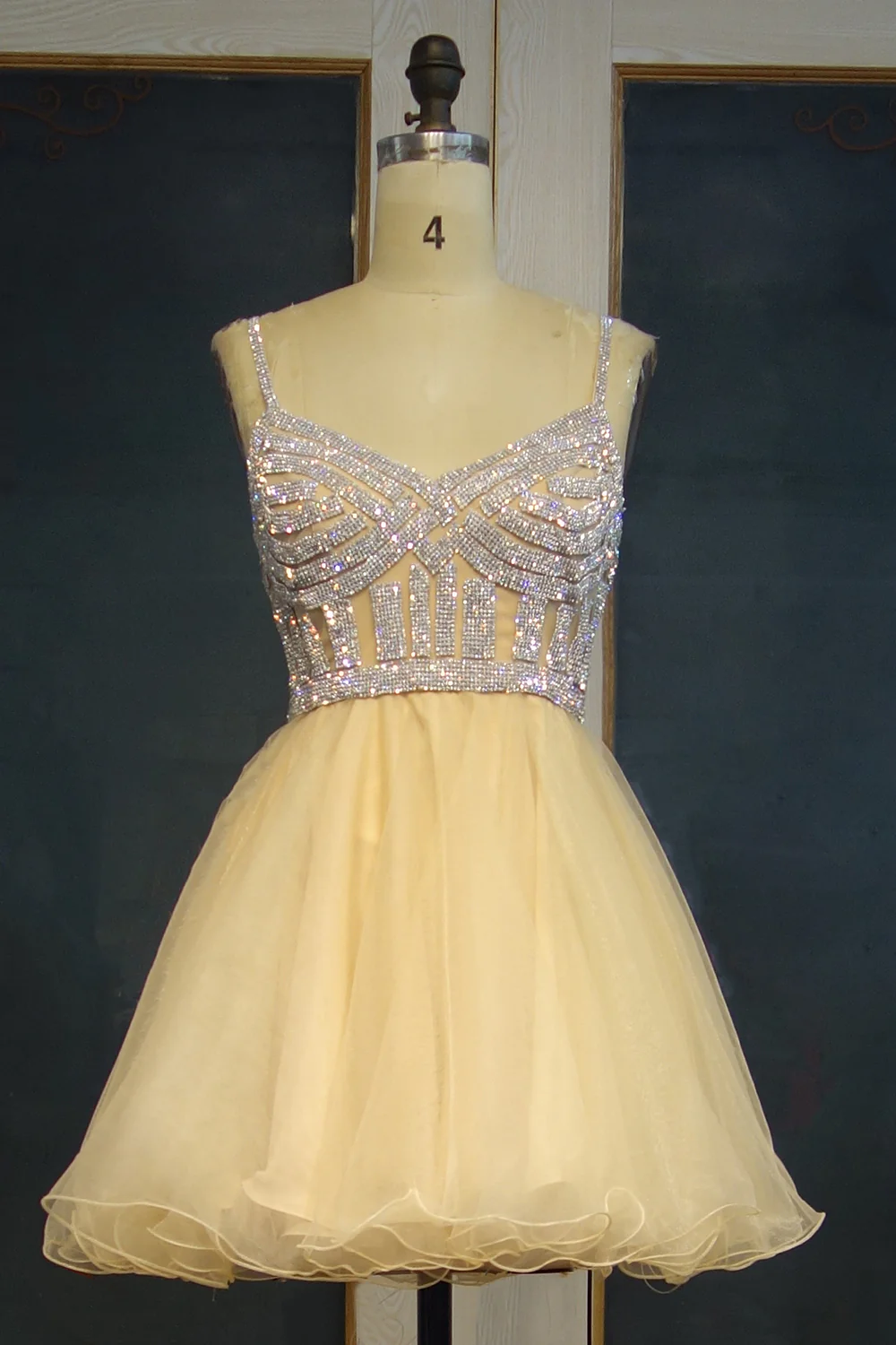 Sparkling Silver Sequin A-Line Mini Prom Dress with Spaghetti Straps Sweetheart Neckline - Afbeelding 2