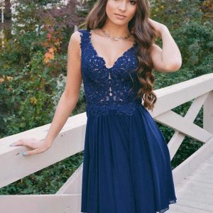 Elegant Navy Blue Lace Short Homecoming Prom Dress V-Neck Graduation Evening