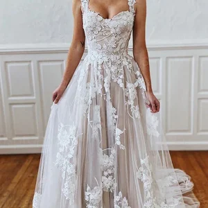 Elegant Strappy Sweetheart A-Line Wedding Dress with Exquisite Appliques and Chapel Train