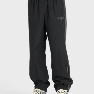 New Balance Trackside Pants | Black