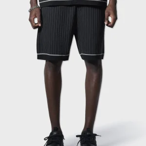 Off The Pitch Pitcher Shorts | Black